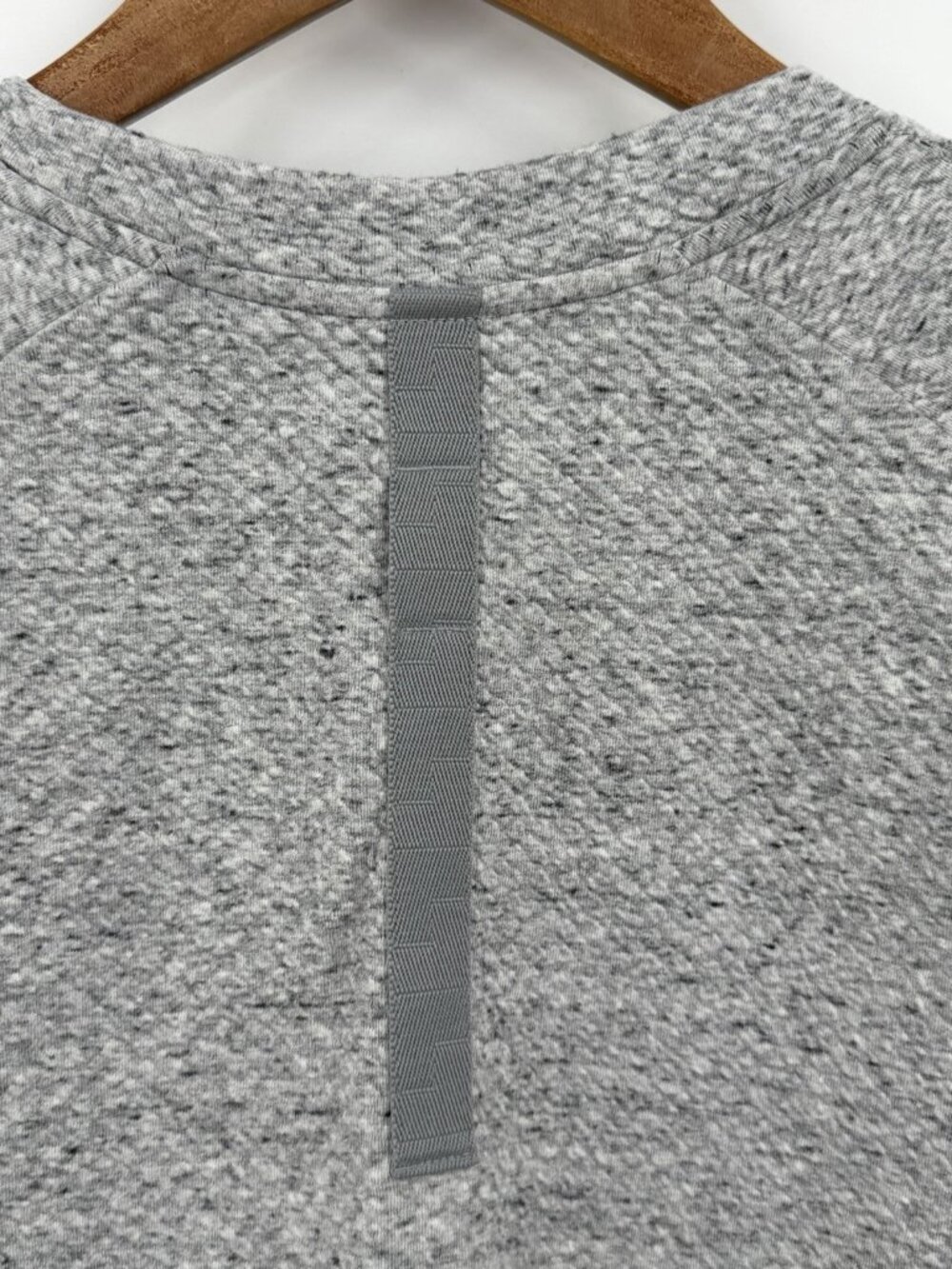 LULULEMON Men's Gray Textured Long Sleeve At Ease Popover Active Top Large - Picture 4 of 5